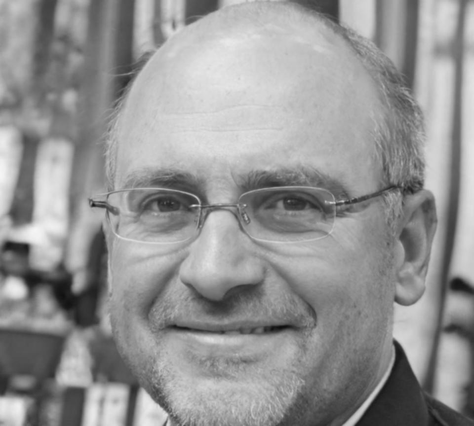 Ritratto professionale di Marco Venturi, esperto di teoria del colore